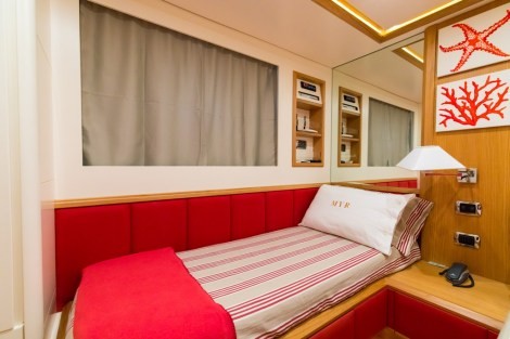 Review img # 30 of the yacht RIVIERA