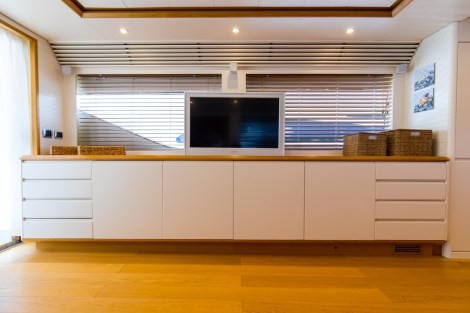 Review img # 25 of the yacht RIVIERA