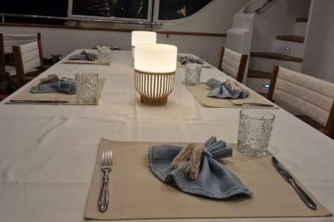 Review img # 16 of the yacht SHANGRA