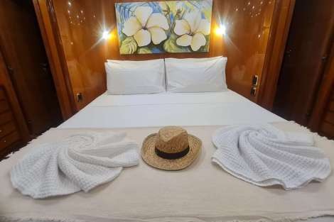 Review img # 4 of the yacht SHANGRA